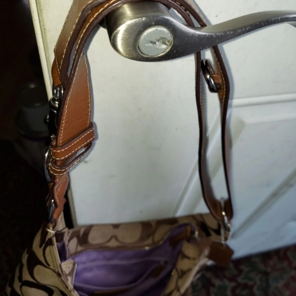 COACH Signature Pieced Style F17490. Khaki/Tobacco Fabric/Leather Shoulder Bag - Picture 5 of 15